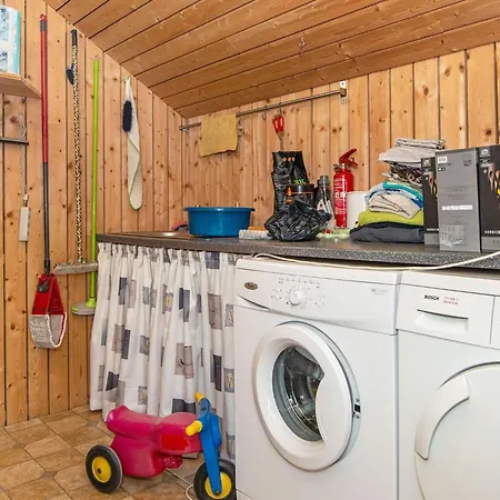 Family Retreat In - By Traum