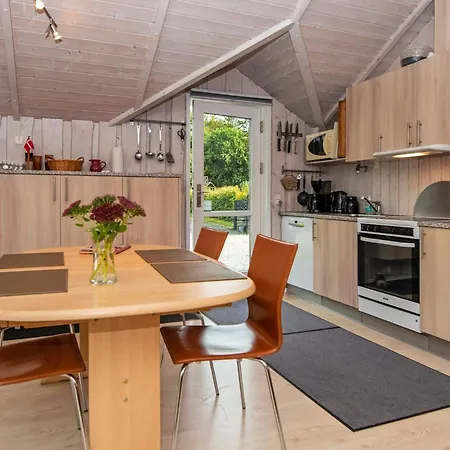 4 Star In Hovborg