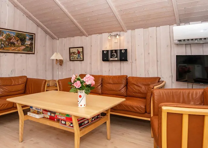 Family Retreat In - By Traum