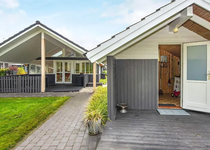 Family Retreat In - By Traum * Hovborg