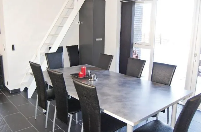 Family Retreat In - By Traum *